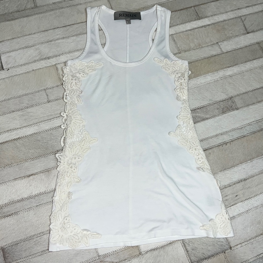 REMAIN woman’s tank top